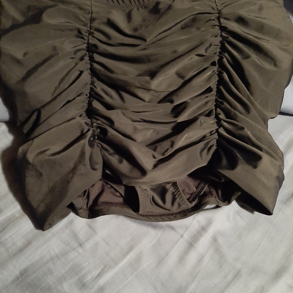 Swim suit rouched skirt